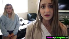 Riproduci Disciplina di Stepfather: Laney Grey e Minxx Marley puniti con un cazzo duro