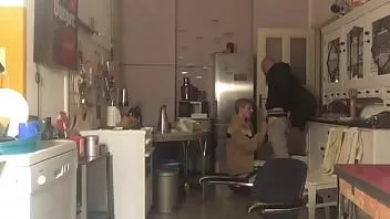 Riproduci Sissy ha sempre fame di cazzo crudo