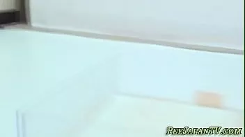 Play Watersports teen urinates in container