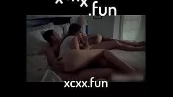 Odtwórz Pasierbica podnieca się wielkim kutasem xcxx.fun