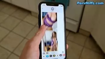 play Mamãe mandando nus para o enteado e deixando o pau dele duro - carmen valentina - pervmom