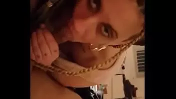 Afspelen Mijn buurman gezicht tatoeages blonde slet keel neukt mijn pik