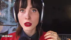 تشغيل اللاتكس Femdoms Lia Louise و Lou Nesbit في لعب الأدوار BDSM ASMR