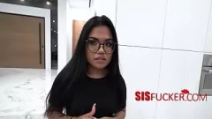 Afspelen Nerdy stiefzus wordt intens zomers geneukt