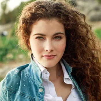 পর্নস্টার Heidi Romanova