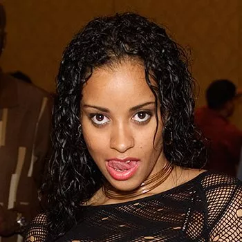 Pornostar Mya Lovely
